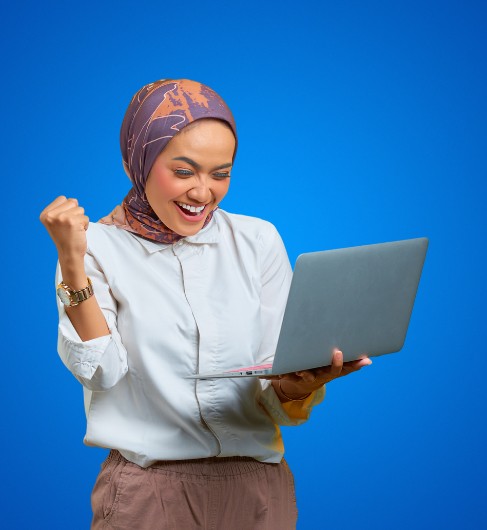 girl with laptop blue background